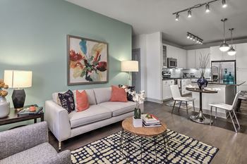 Expansive 9' ceilings